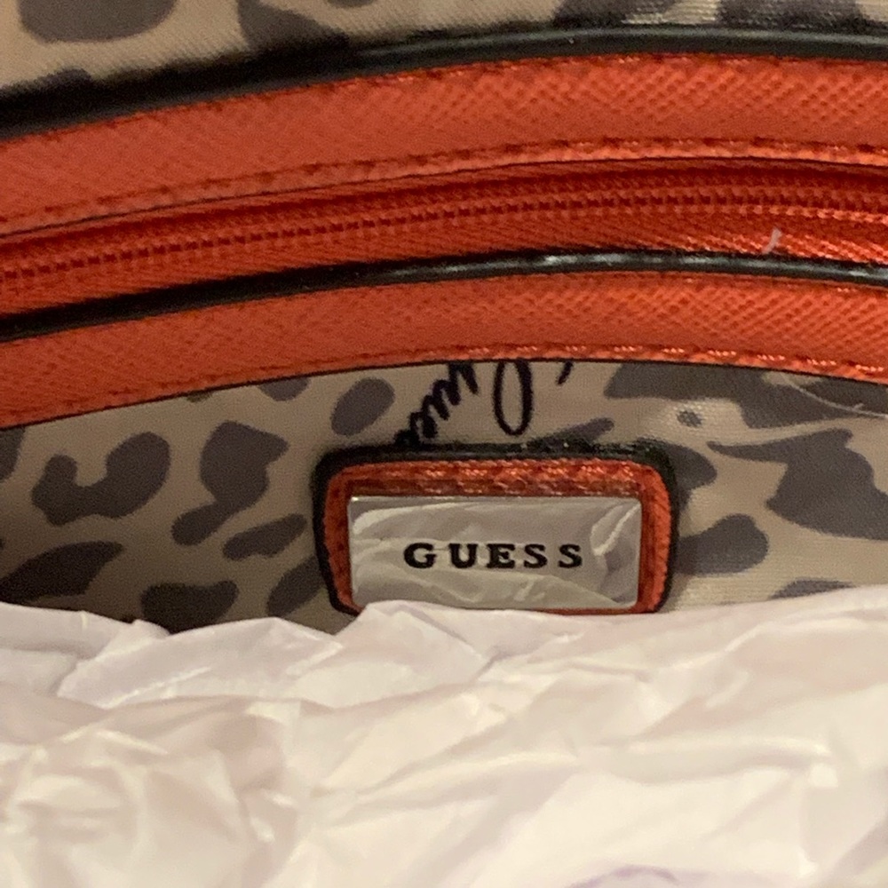 Guess - Picture 2 of 5